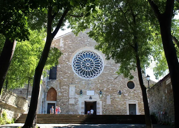 Al Castello Di San Giusto Free Garage